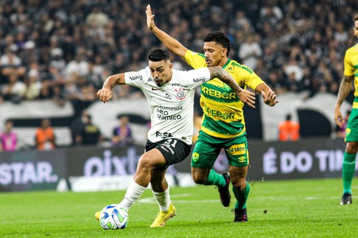 Corinthians busca empate nos acréscimos contra o Red Bull