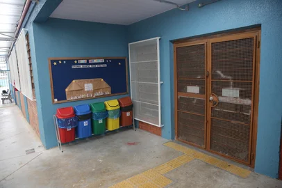 CAXIAS DO SUL, RS, BRASIL, 01/04/2025. Uma professora de inglês da Escola Municipal de Ensino Fundamental João de Zorzi, no bairro Fátima Baixo, de Caxias do Sul, foi esfaqueada por alunos no início da tarde desta terça-feira (1º). Ela estaria ministrando a aula, uma das primeiras da tarde, quando foi atingida. (Porthus Junior/Agência RBS)<!-- NICAID(16008089) -->
