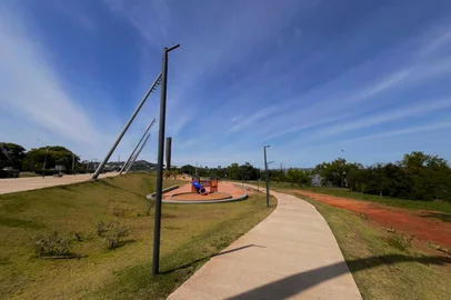 Guilherme Gonçalves / Agência RBS Por que os discos de metal que iluminavam a orla do Guaíba começaram a sumir<!-- NICAID(16166451) -->