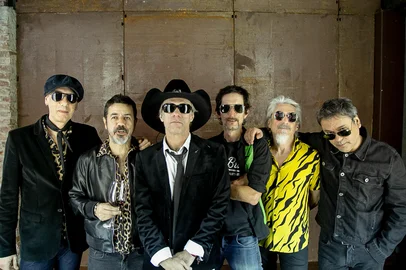 banda tnt, show<!-- NICAID(15937954) -->