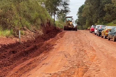 Obras da estrada que liga São Jerônimo a Arroio dos Ratos<!-- NICAID(15679914) -->