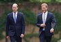 Príncipes William e Harry se reencontram em funeral do tio, mas mantêm distância
