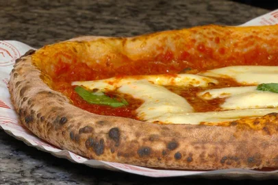 Quarta cidade com mais pizzarias no RS, Passo Fundo tem restaurante premiado e diversidade de sabores<!-- NICAID(15811040) -->