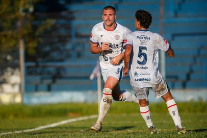 Álvaro Bueno / Divulgação Gramadense vence primeira na Copa FGF 2026. Monsoon 1 x 2 GramadenseIndexador: Alvaro Bueno<!-- NICAID(16292782) -->