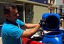 Empreendedor transforma descarte de óleo em negócio sustentável e mobiliza 45 cidades no norte do RS