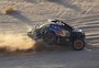 Tetracampeão Carlos Sainz é obrigado a abandonar o rali Dakar um dia após capotar o carro