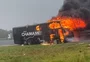 Ônibus de banda de Vacaria fica destruído após incêndio em rodovia
