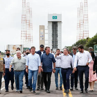 (Alcântara - MA, 11/02/2021) Presidente da República Jair Bolsonaro, posa para fotografia com famílias e lideranças de agrovilas locais.Foto: Alan Santos/PRIndexador: Alan Santos<!-- NICAID(14712582) -->