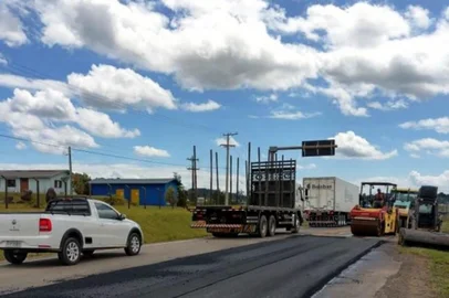 Começa recuperação da ERS-020 entre São Francisco de Paula e o distrito de Tainhas. Estado investirá R$ 12 milhões em 36 quilômetros de pavimento nos Campos de Cima da Serra.<!-- NICAID(14986870) -->