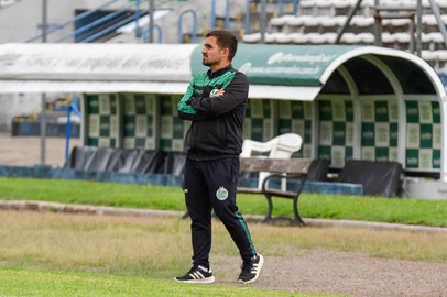 Técnico Filipe Dias da equipe sub-20 do Juventude.<!-- NICAID(15998115) -->