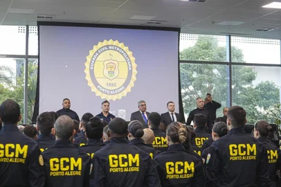 Cem novos Guardas Municipais começam curso para a atuar nas ruas de Porto Alegre<!-- NICAID(16198658) -->