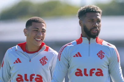 Gabriel Carvalho e Wesley em treino do Inter<!-- NICAID(16021145) -->