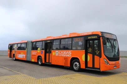 Visate / Divulgação Ônibus da Visate "envelopado" com publicidade do Círculo Saúde. <!-- NICAID(15917574) -->