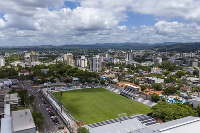 Santa Cruz do Sul, RS, Brasil - Especial Gauchão 2024. Na foto, o estádio dos Plátanos, do Santa Cruz - Foto: Jefferson Botega/Agência RBS<!-- NICAID(15664361) -->