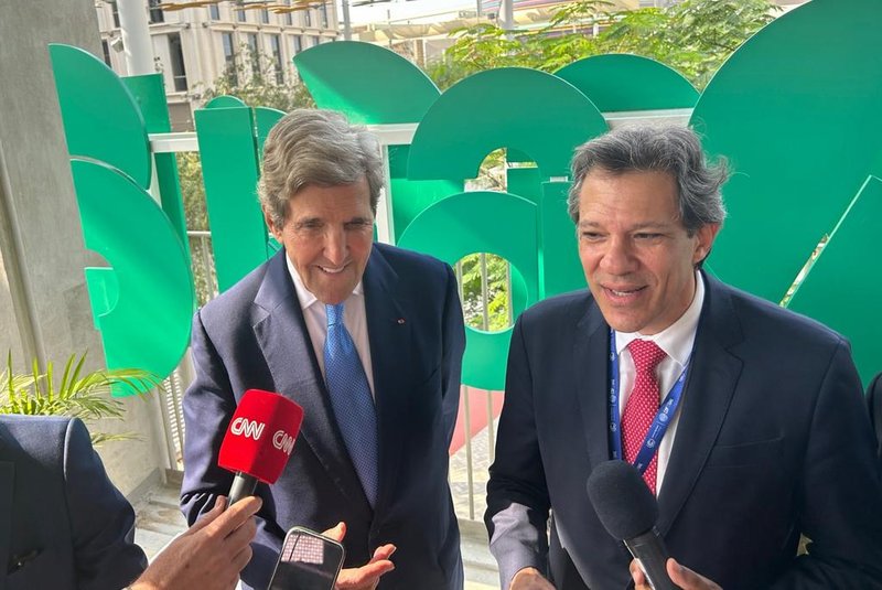 COP28: encontro de John Kerry e Fernando Haddad no evento em Dubai<!-- NICAID(15615014) -->