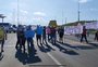 Moradores de Santa Maria protestam contra aumento de pedágio e criticam buracos na RS-287