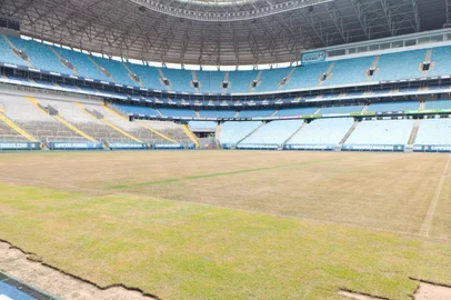 PORTO ALEGRE, 10/12/25 - Grêmio inicia troca do gramado da Arena<!-- NICAID(16183982) -->