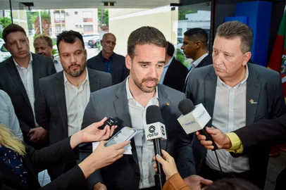 Leite na Famurs falando sobre aumento do ICMS<!-- NICAID(15616667) -->