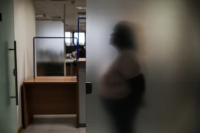 PORTO ALEGRE, RS, BRASIL, 10-03-2026: Durante a próxima quinta-feira, junto ao Foro Central de Porto Alegre,  será implementado o 3º Juizado da Violência Doméstica. Dentro do conjunto de ações do TJRS para o enfrentamento da violência, o projeto Borboleta se destaca desde 2011 no amparo mulheres vítimas de violência que têm processos e medidas protetivas. Fotos: Renan Mattos/Agencia RBS<!-- NICAID(16242106) -->