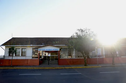 ESTAÇÃO, RS, BRASIL, 09-07-2025: Ataque a faca em escola municipal deixa uma criança morta e outras três pessoas feridas na manhã desta terça-feira (8), em Estação, no norte do Rio Grande do Sul. O crime ocorreu por volta das 10h na Escola Maria Nascimento Giacomazzi, no centro da cidade. Foto: Jefferson Botega/Agência RBSIndexador: jeff botega<!-- NICAID(16076353) -->
