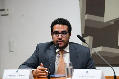 ComissÃ£o de Assuntos EconÃ´micos (CAE) promove audiÃªncia pÃºblica interativa para debater os impactos da Reforma TributÃ¡ria (PLP 68/2024) nos setores de comÃ©rcio e serviÃ§os. Felipe TavaresMesa:economista-chefe da ConfederaÃ§Ã£o Nacional do ComÃ©rcio de Bens, ServiÃ§os e Turismo (CNC), Felipe de SÃ¡ Tavares - em pronunciamento.Foto: Marcos Oliveira/AgÃªncia Senado<!-- NICAID(15893975) -->