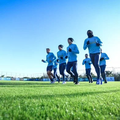 Grêmio voltou aos treinos.