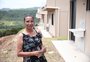 "Não vejo a hora de dormir em paz", diz sobrevivente de três cheias que recebeu casa nova no Vale do Taquari