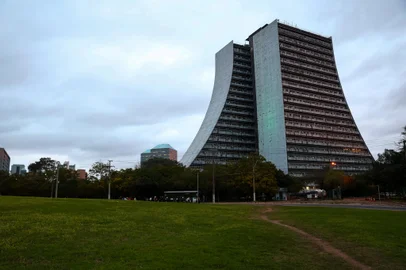 PORTO ALEGRE, RS, BRASIL, 12.07.2024: Centro administrativo Fernando Ferrari reabrirá na próxima segunda-feira (15). Foto: Camila Hermes/Agencia RBS<!-- NICAID(15813323) -->