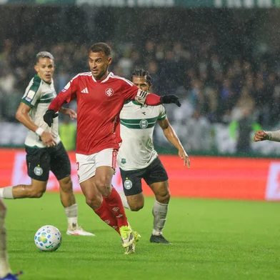 Campeonato Brasileiro de futebol 2026 - Coritiba x Internacional, no Estádio Couto Pereira em Curitiba.Indexador: ricardo duarte<!-- NICAID(16282014) -->