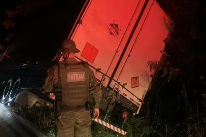 Brigada Militar flagra transporte ilegal de carga perigosa em Marau<!-- NICAID(16005225) -->
