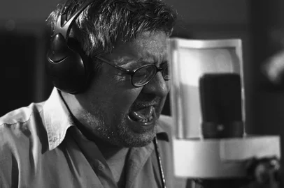 Amor e Morte em Julio Reny (2025), documentário de Fabrício Cantanhede<!-- NICAID(16079956) -->