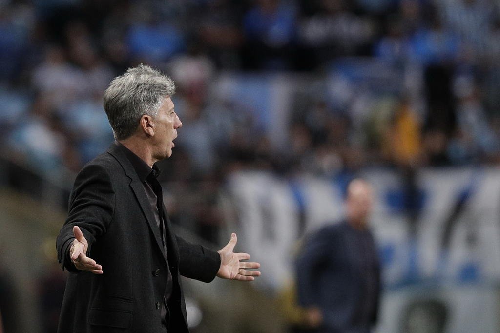 Renato explica por que Luan não tem entrado nos jogos do Grêmio