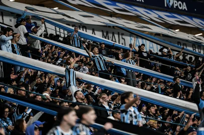 PORTO ALEGRE, RS, BRASIL, 08-07-2025: Na Arena, Grêmio enfrenta o São José valendo o título da Recopa. O duelo promove o encontro entre o campeões do Gauchão 2024 — o Tricolor — e da Copa FGF do ano passado — o Zeca. Fotos: Duda Fortes/Agência RBS<!-- NICAID(16076269) -->