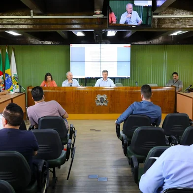 O requerimento 5/2024, protocolado e apreciado no âmbito da Comissão Parlamentar de Inquérito (I) das Funerárias, foi rejeitado por unanimidade, na reunião ordinária da manhã desta segunda-feira (18/11), na Sala das Comissões Vereadora Geni Peteffi. <!-- NICAID(15916064) -->