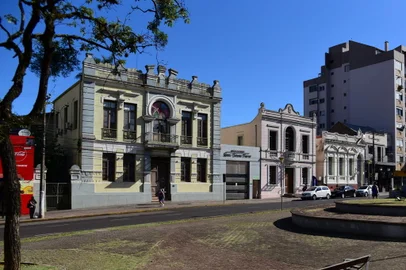 Espaço Roseli Doleski Pretto com Prédios Históricos (Museu Histórico Regional - Atualmente Fechado, Teatro Municipal Mucio de Castro e Academia Passofundense de Letras). Foto: Diogo Zanatta / Especial<!-- NICAID(15348825) -->