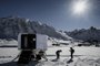 Researchers take part in a lunar simulation exercise to test the EuroHab space dwelling, in Tignes resort on January 23, 2024. Peter Weiss and Jean-Jacques Favier, two of the co-founders of Spartan Space, have developed the EuroHab concept, an inflatable habitat for missions on the surface of the Moon or Mars, developed as part of the CNES 'Tech The Moon' program and supported by the European Space Agency (ESA). (Photo by JEFF PACHOUD / AFP)Editoria: SCILocal: TignesIndexador: JEFF PACHOUDSecao: space programmeFonte: AFPFotógrafo: STF<!-- NICAID(15658876) -->