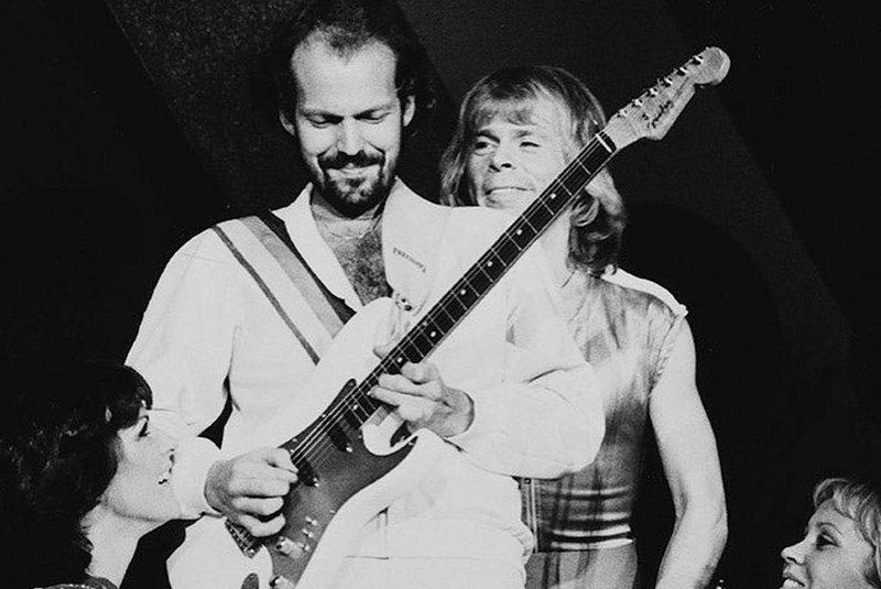 Guitarrista do ABBA, Lasse Wellander morre aos 70 anos<!-- NICAID(15398613) -->