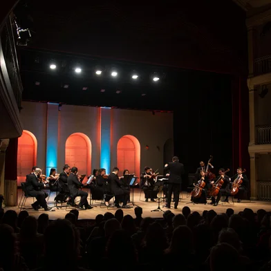 Orquestra Theatro São Pedro<!-- NICAID(15937942) -->