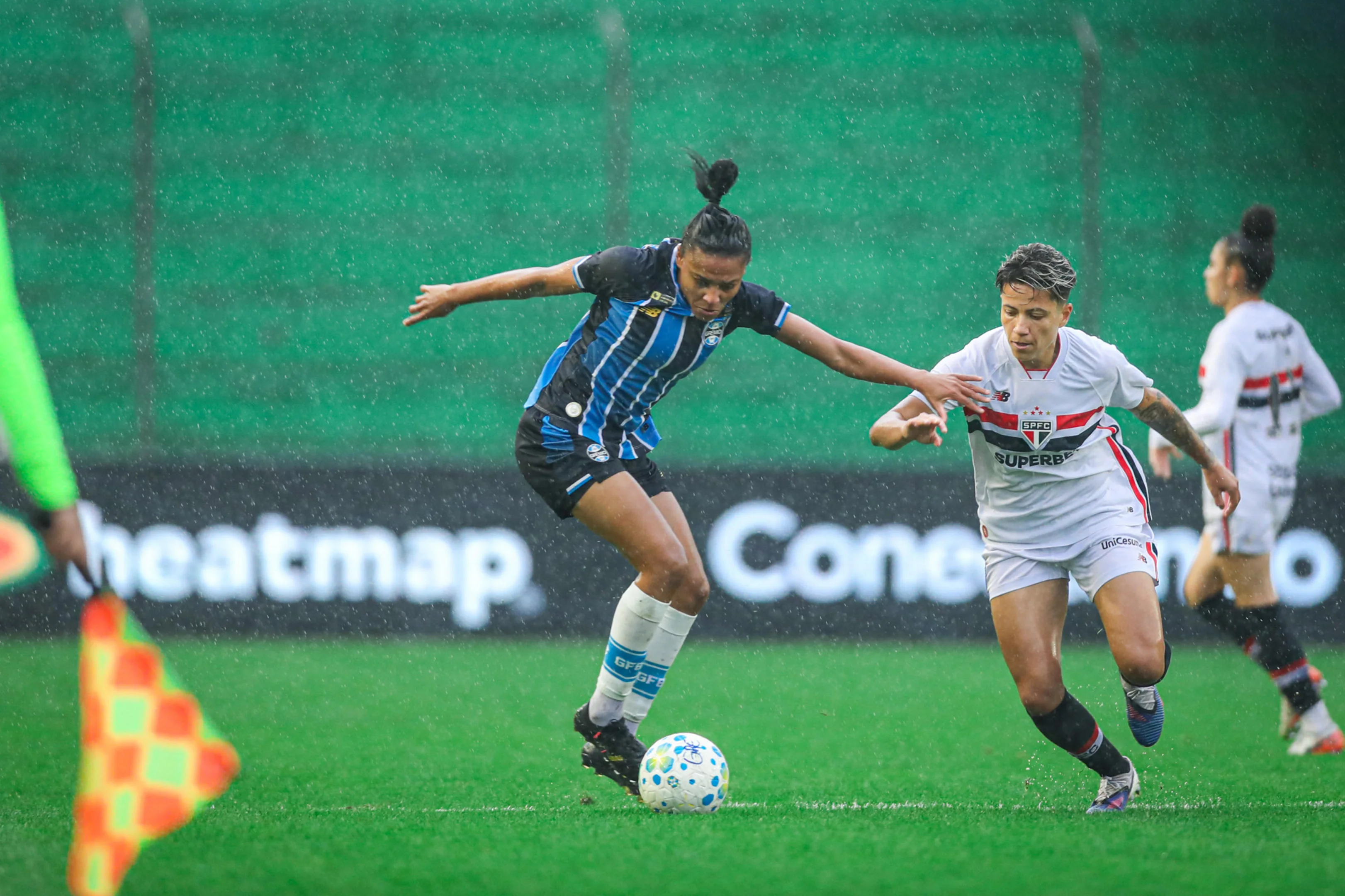 Grêmio empata com São Paulo e decide vaga nas quartas do Brasileirão Feminino