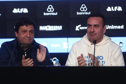 PORTO ALERE, RS, BRASIL, 15-07-2025: Coletiva na Arena do Grêmio sobre doação feita pelo empresário Marcelo Marques que passará administração do estádio para o Grêmio. Foto: Jonathan Heckler/Agência RBS<!-- NICAID(16080685) -->