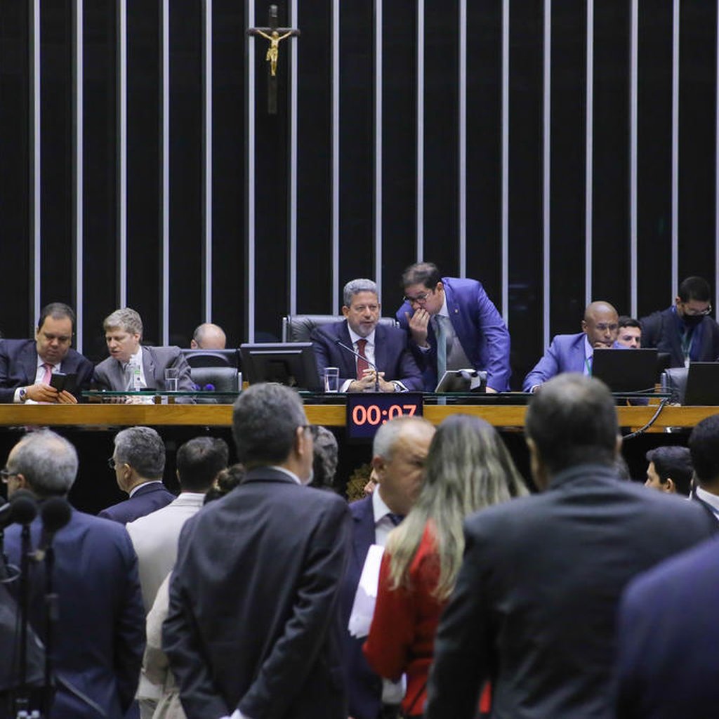 C&acirc;mara aprova texto-base de projeto que limita ICMS sobre combust&iacute;vel e  energia e cria compensa&ccedil;&atilde;o para Estados | GZH