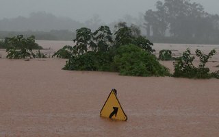 COLINAS, RS, BRASIL - 30/04/2024 - Situação das fortes chuvas no Rio Grande do Sul. Na imagem, o município de Colinas, no Vale do Taquari, que enfrenta cheias causadas pelas tempestades. FOTO: JEFFERSON BOTEGA, AGÊNCIA RBS<!-- NICAID(15748819) -->