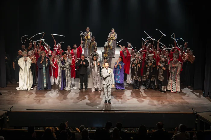 Vitoria Proença / D