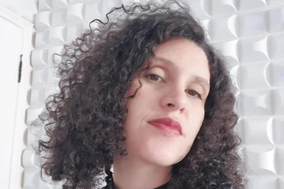 A Polícia Civil de São Paulo tenta localizar um homem suspeito de abordar e matar a estudante Bruna Oliveira da Silva, 28 anos, na Zona Leste da capital. <!-- NICAID(16022119) -->