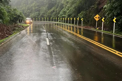 Trecho do km 33 estava totalmente interditado desde a manhã desta terça-feira (11)<!-- NICAID(15479850) -->