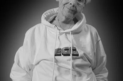 Morreu no domingo (21), aos 78 anos, a influenciadora digital escocesa Agnes, conhecida nas redes sociais como “vovó gamer”. Com mais de 2 milhões de seguidores no TikTok, ela se tornou referência por produzir conteúdo sobre videogames e por dialogar com públicos mais jovens. A morte foi anunciada nesta terça-feira por um de seus netos, Culsan.<!-- NICAID(16193272) -->