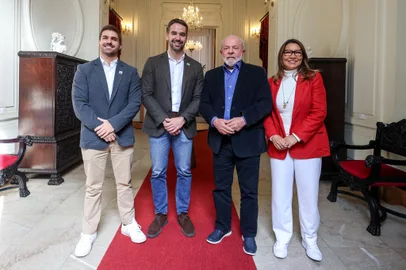 Governador Eduardo Leite e o namorado, Thalis, recebe o presidente Luiz Inácio Lula da Silva e a primeira-dama, Janja, no Palácio Piratini<!-- NICAID(15471081) -->