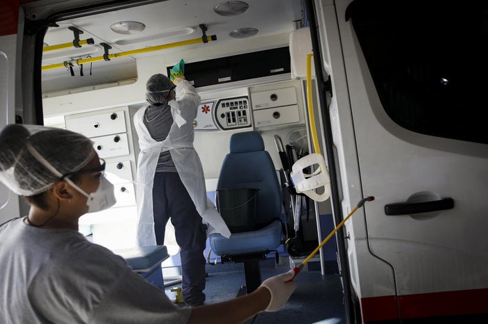 Números de ambulâncias que são limpas por dia praticamente dobrou