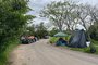 Vento Sul volta a preocupar moradores da Região das Ilhas acampados às margens de rodovia<!-- NICAID(15555868) -->
