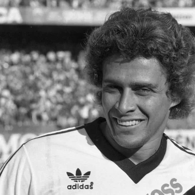 -CRÉDITO FOTÓGRAFO: Gerson Schirmer, Agência RBS, 14/07/1985-Roberto Dinamite, jogador do Vasco, em 1985.Campeonato Brasileiro de 1985.Internacional 2 x 2 VascoEstádio Beira-Rio.-CRÉDITO FOTÓGRAFO: Gerson Schirmer, Agência RBS, 14/07/1985-#ENVELOPE: 34390<!-- NICAID(14371106) -->